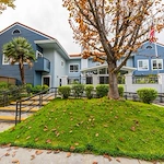 Image of Crescent Oaks Memory Care (2)