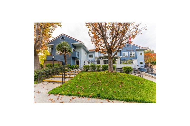 Image of Crescent Oaks Memory Care (2)