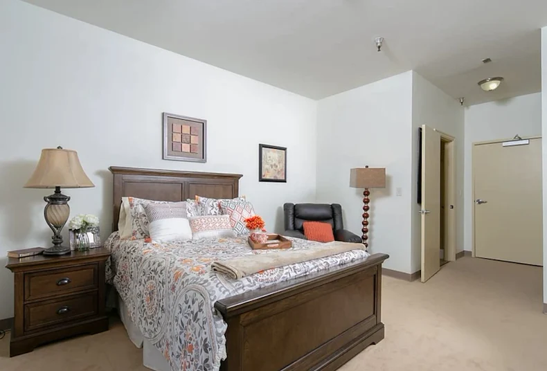 Image of Savant of Riverside (5)