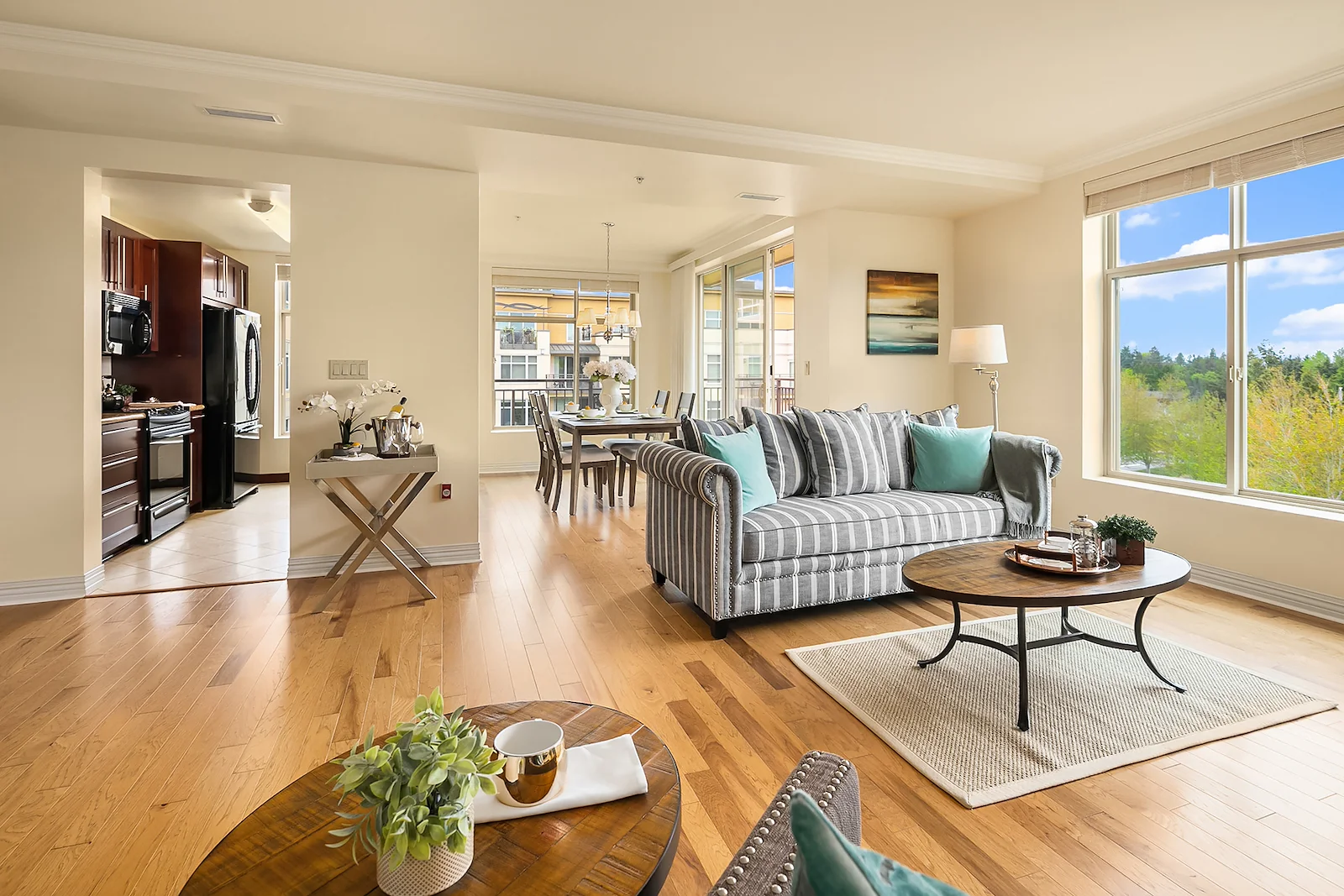 Image of Aljoya Mercer Island (2)