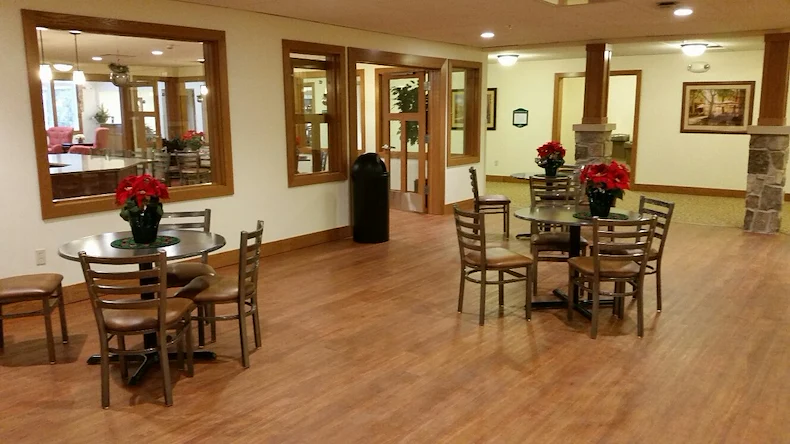 Image of Oak Park Place - Menasha (7)