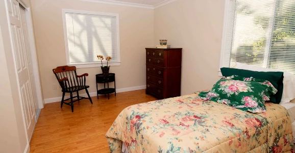 Image of Garden Court at the Village (6)