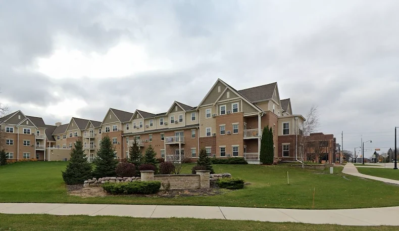 Image of Deerwood Crossing Senior Residence (2)
