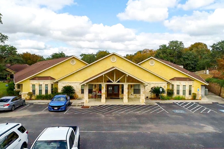 Image of Graceland at Garden Ridge (1)