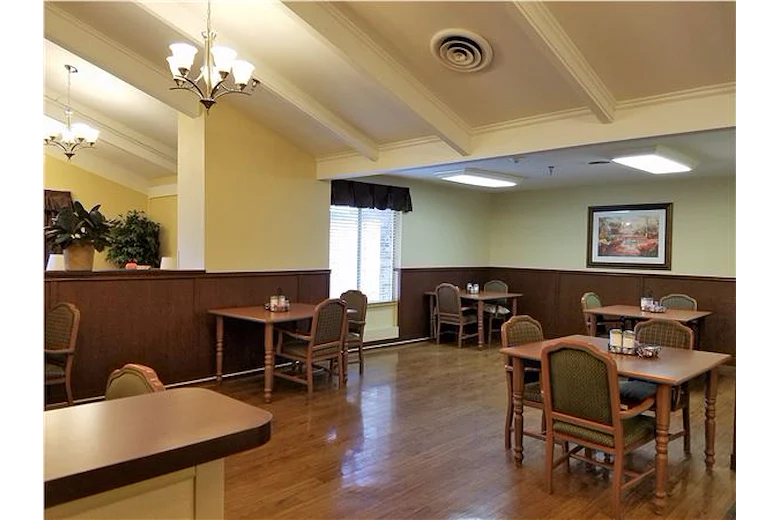 Image of Pin Oaks Living Center (3)