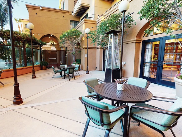 Image of Atria Tarzana (2)