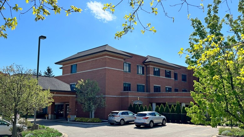 Image of Warren Barr Buffalo Grove (1)
