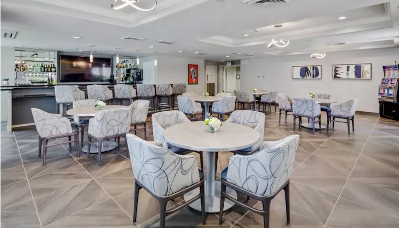 Image of Oakmont of the Lakes (2)