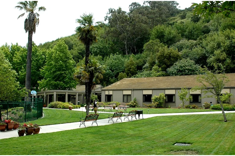 Image of Silverado Belmont Hills Memory Care Community (6)