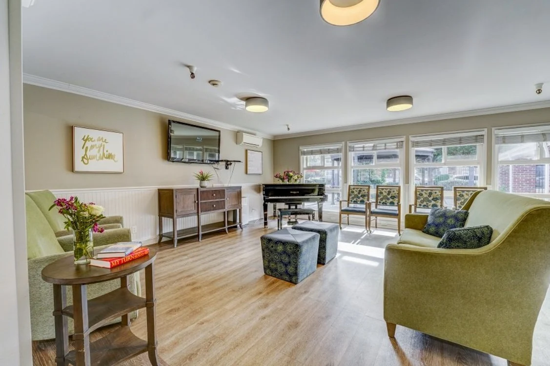 Image of Silver Oaks Memory Care (10)