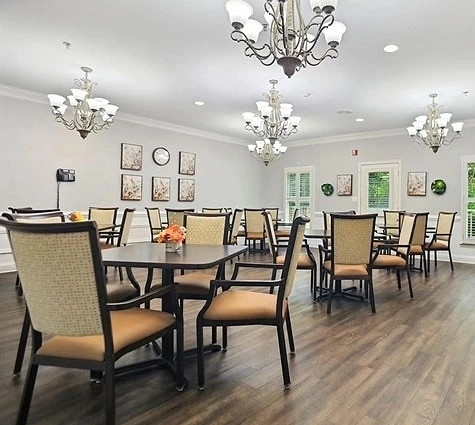 Assisted living, memory care, and respite care at Bethel Gardens in Powder Springs, GA, dining room