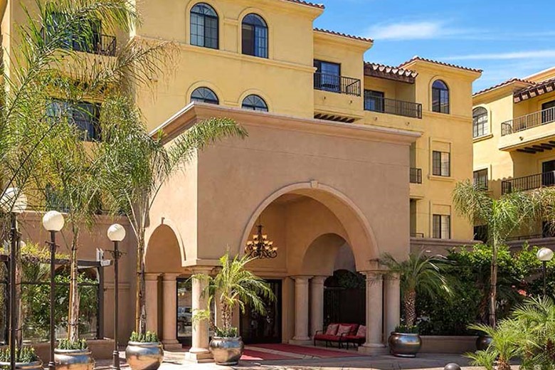 Image of Atria Tarzana (1)