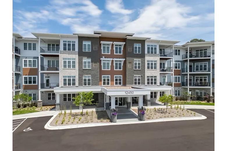 Image of Applewood Pointe of Apple Valley (1)
