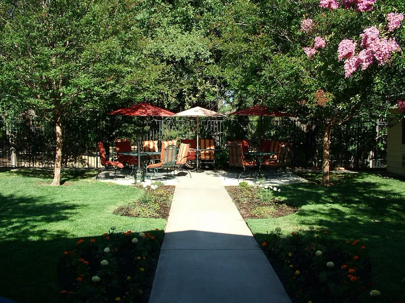 Image of Oakwood Meadows Assisted Living (3)