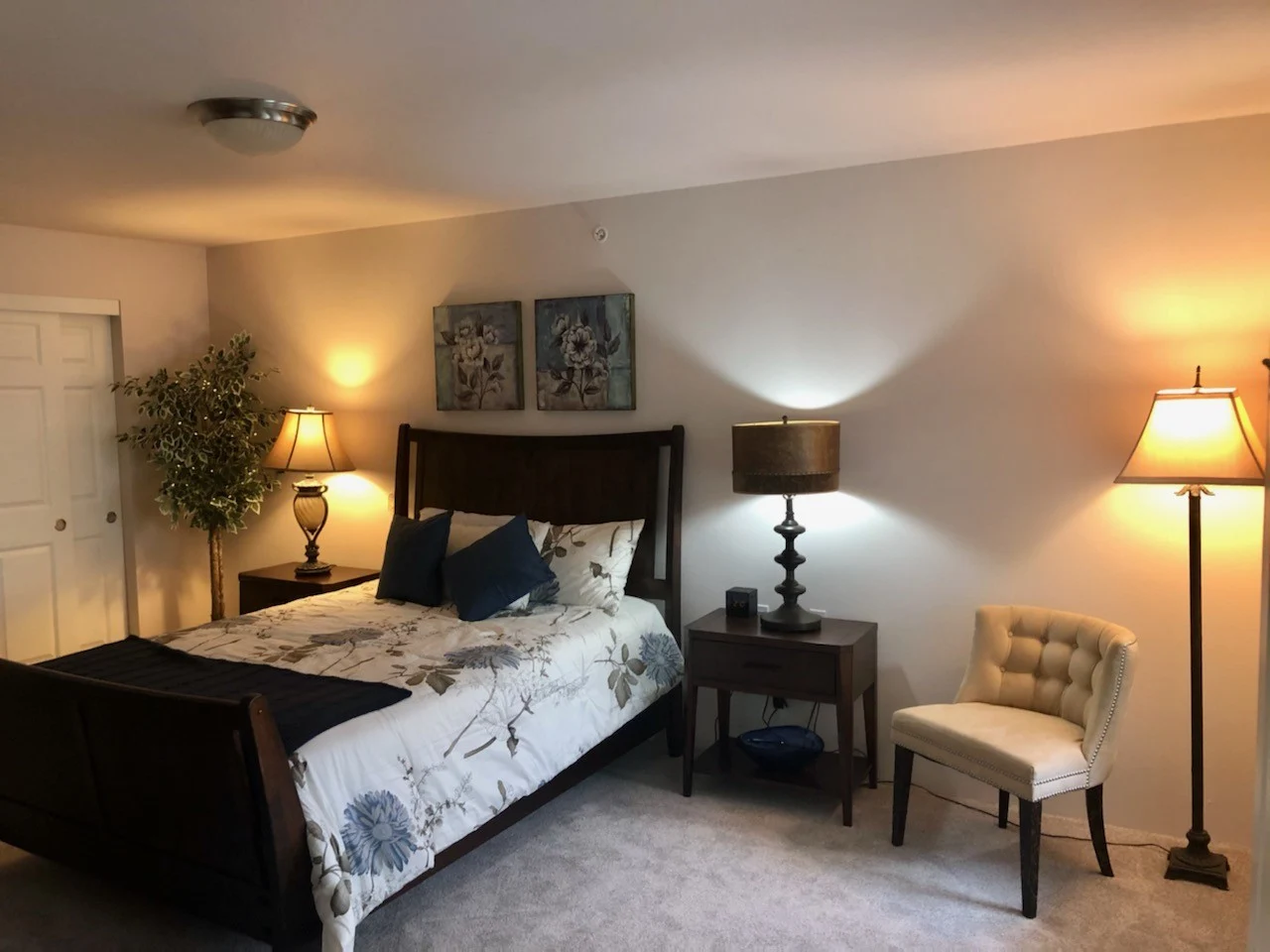 Meadowlark Estates Gracious Retirement Living Hawthorn Senior Independent Living in Lawrence, Kansas apartment bedroom