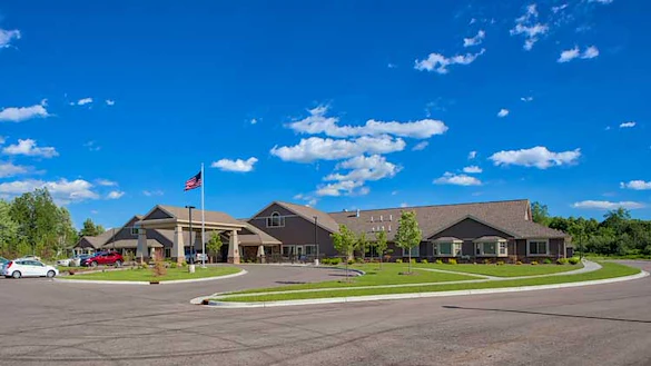 Charter Senior Living of Davison exterior