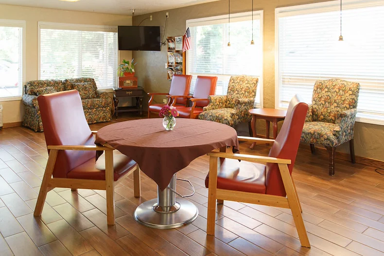 Image of Life Care Center Of Mcminnville (5)