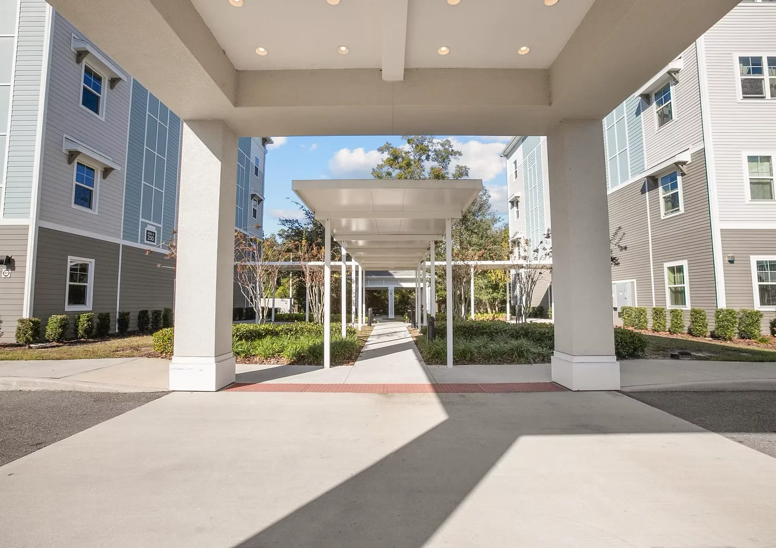 Image of Banyan Cove Apartments (2)