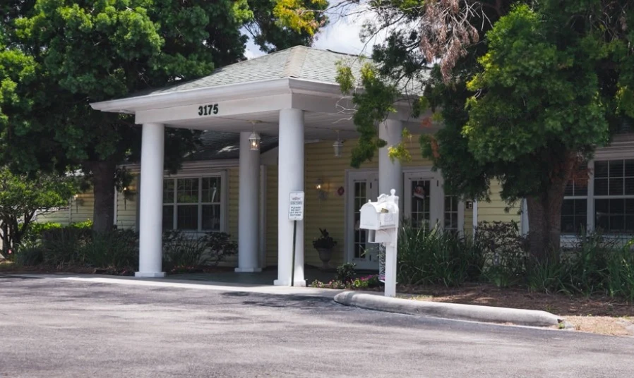 Image of Angels Senior Living at Dunedin (1)