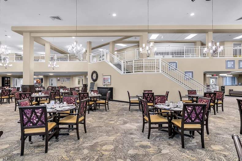 Colonial Gardens Gracious Retirement Living Hawthorn Senior Independent Living in Beverly, Massachusetts dining room