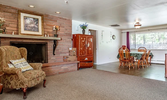 Image of Woodburn Home (3)