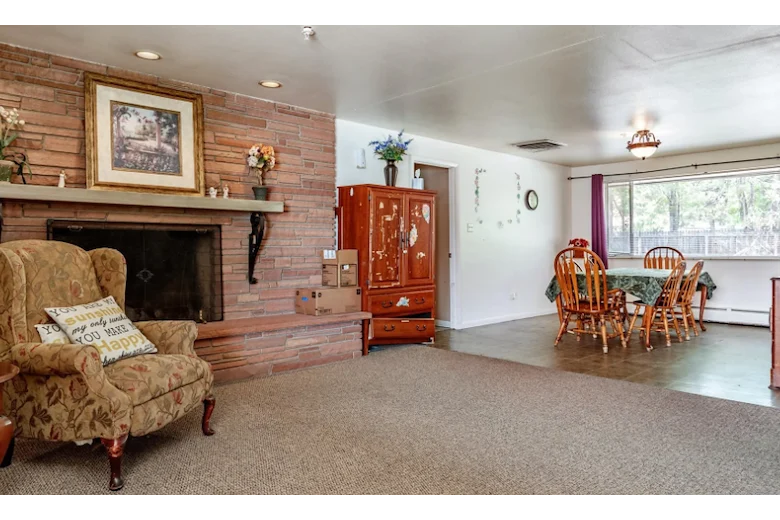 Image of Woodburn Home (3)