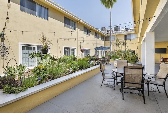 Image of Greenleaf Court Senior Living (8)