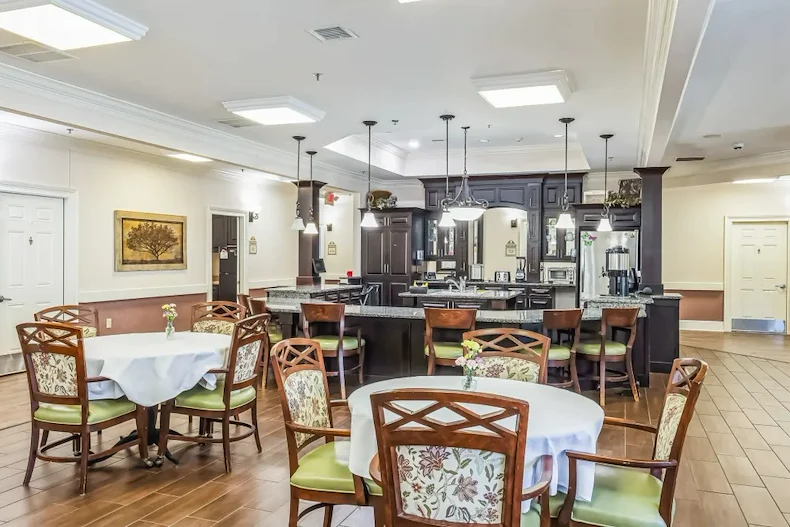 Barclay House of Augusta, senior living community offering assisted living and memory care in Augusta, GA, dining space with community kitchen