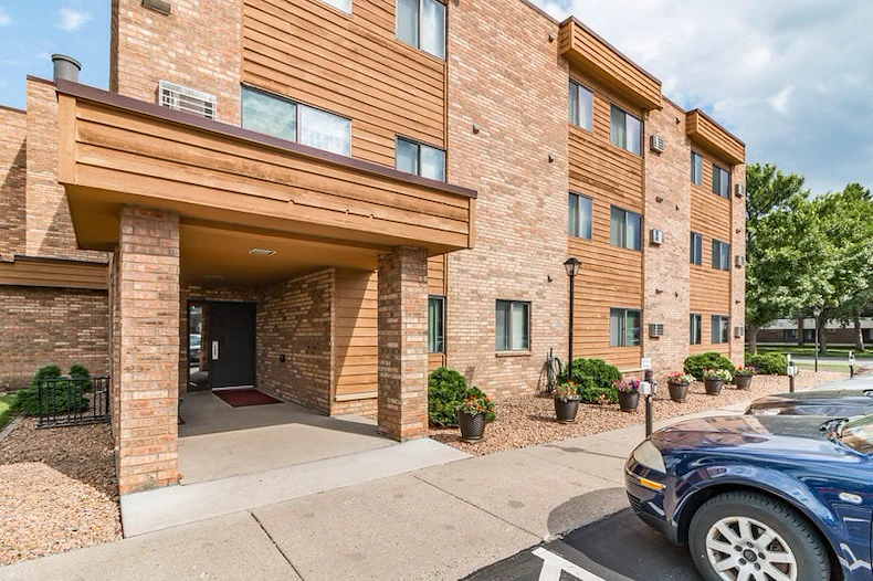 Image of Red Oak Manor (2)