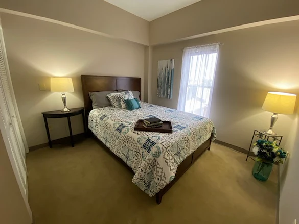 Long House senior living community offering independent living and respite care in Erlanger, KY, apartment bedroom