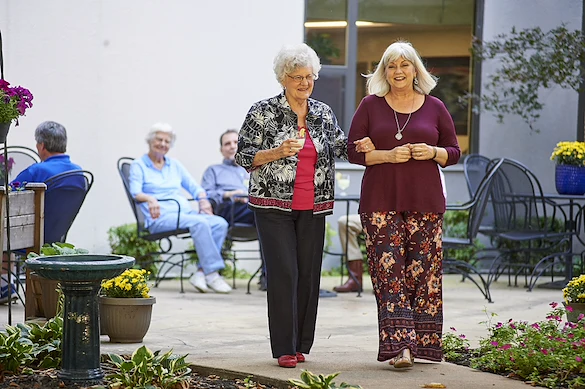 Image of Senior Star at Burgundy Place (2)