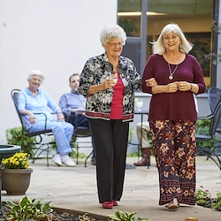 Image of Senior Star at Burgundy Place (2)