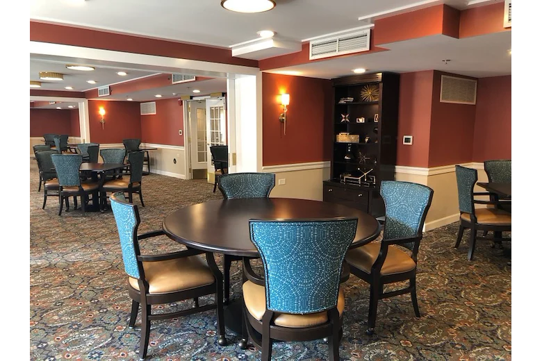 Image of Lincolnwood Place (3)