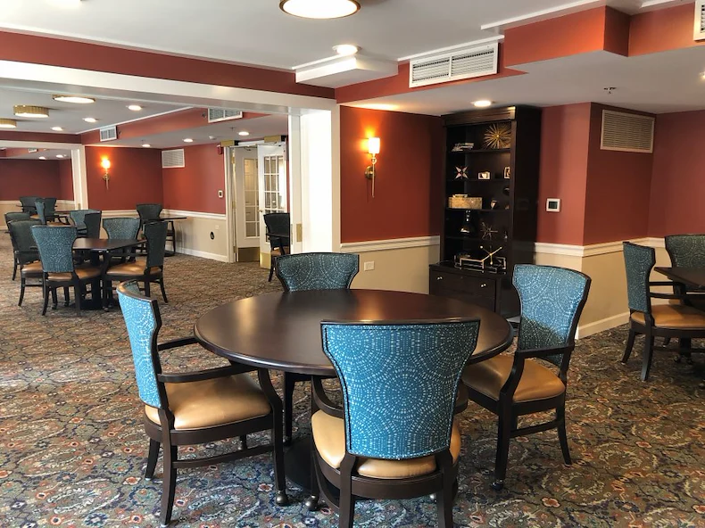 Image of Lincolnwood Place (3)