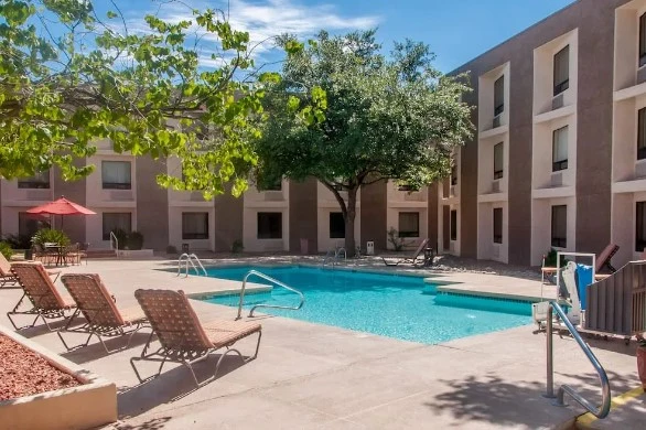 Image of Hummingbird Senior Resort Living (1)