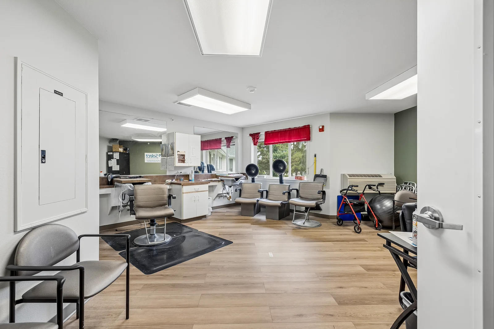 Image of Edgewood Point Senior Living (9)