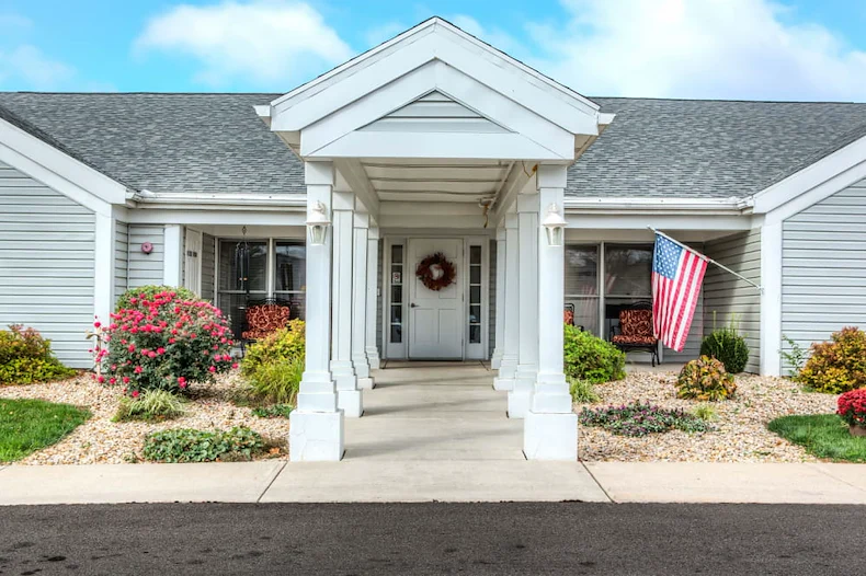 Image of Carriage Court Of Grove City (1)