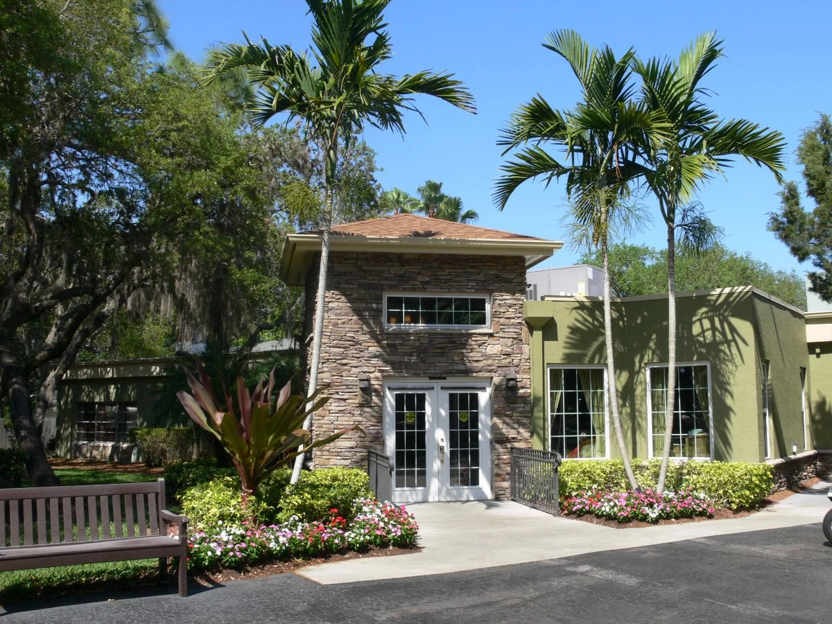 Image of Oak Manor Senior Living Community (1)
