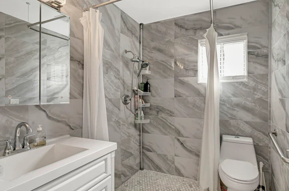 Image of The Valencia Home at 19th Pl. #1 (8)