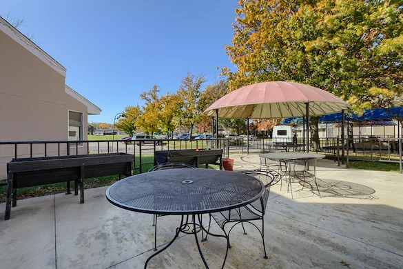 Image of Merriam Gardens Healthcare & Rehabilitation (9)