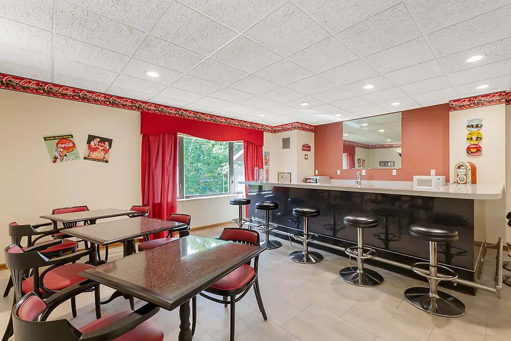 Image of Westlake Pointe Senior Living (6)