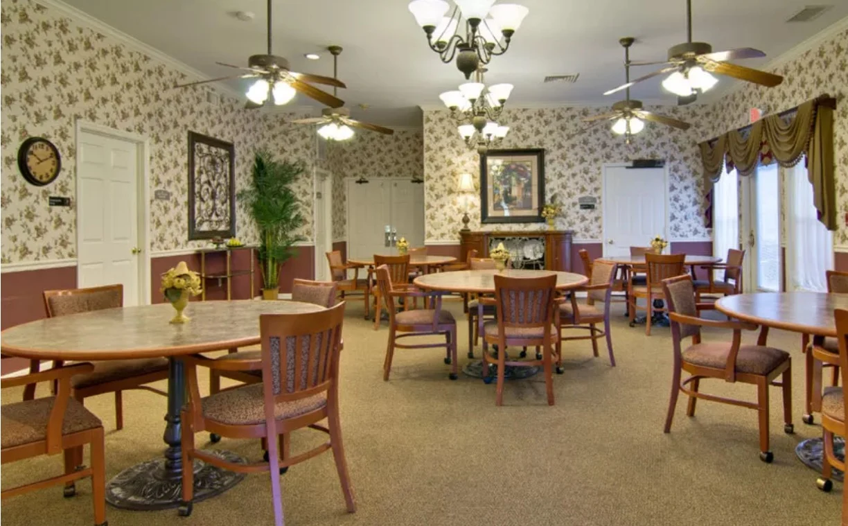 Image of Ravenwood Senior Living (4)