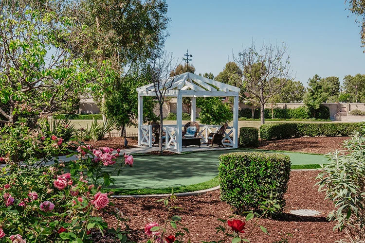 Woodbridge Terrace of Irvine, independent living, assisted living, and memory care in Irvine, CA, outdoor area