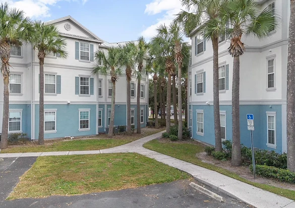 Image of Crescent Club Apartments (3)