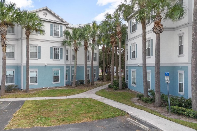 Image of Crescent Club Apartments (3)