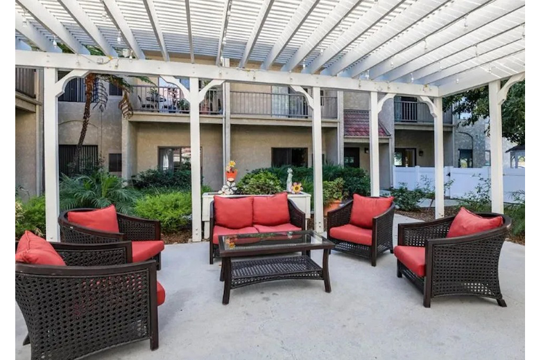 Image of Vista Corona Senior Living (2)