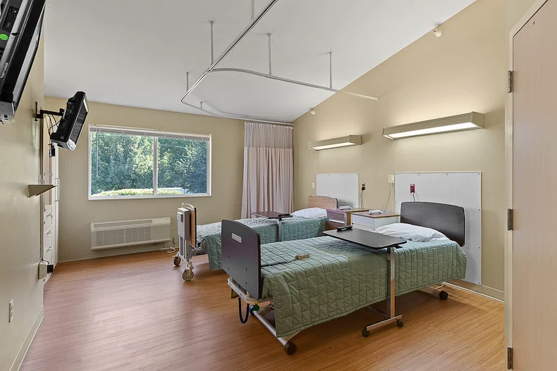 Image of Alderwood Manor (5)