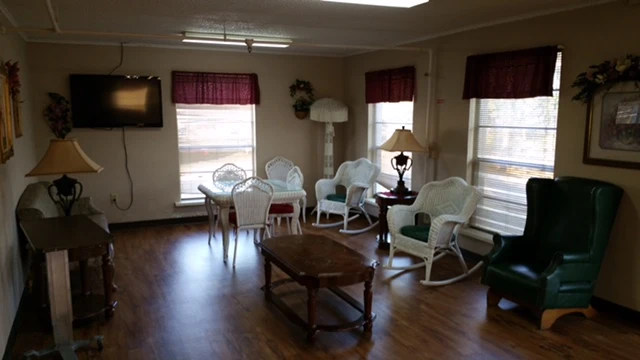 Image of Antlers Manor (2)