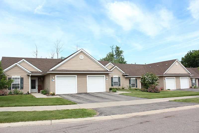 Image of The Village of Oakland Woods (2)