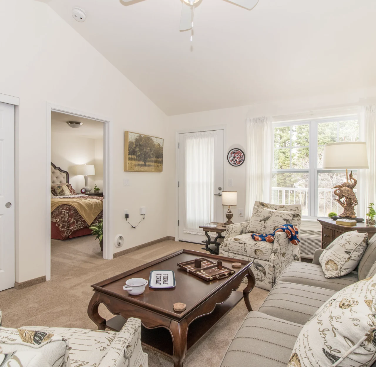 Heatherwood Gracious Retirement Living Hawthorn Senior Independent Living in Tewksbury, Massachusetts apartment living room